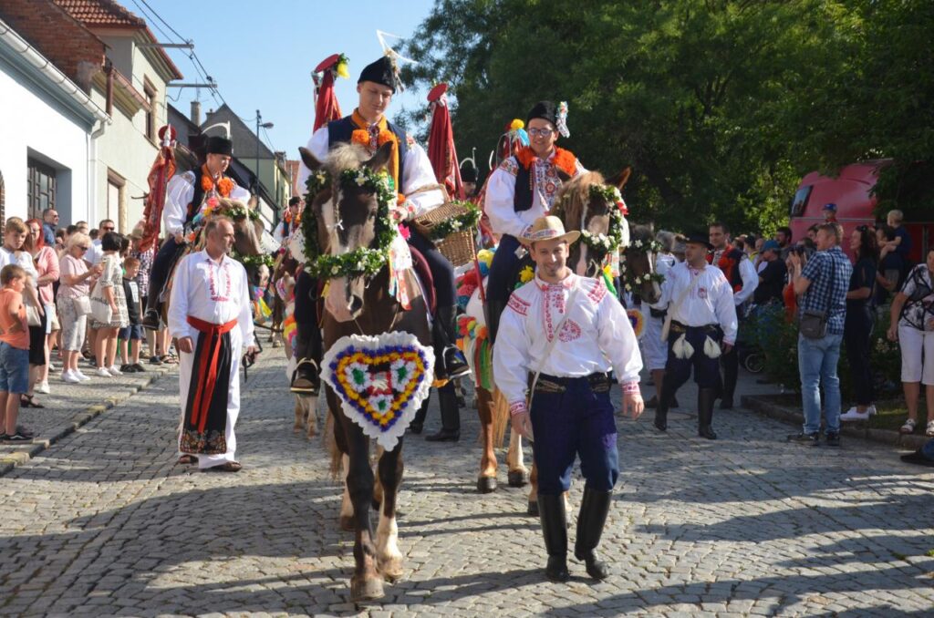 XXV. Dolňácké slavnosti písní a tanců s jízdou králů