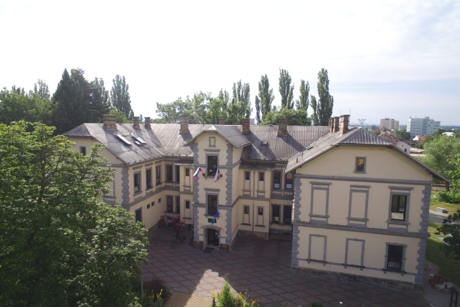 Muzeum naftového dobývání a geologie FOTO