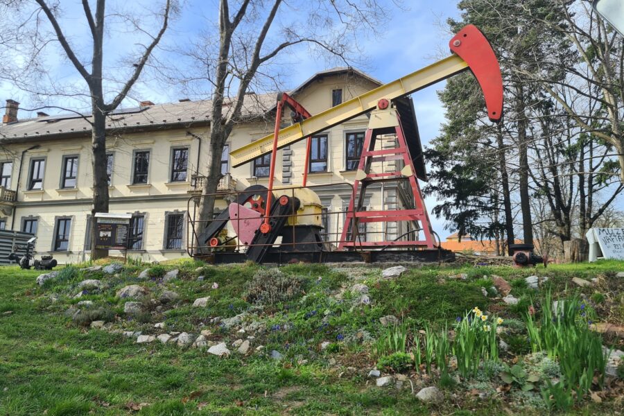 Muzeum naftového dobývání a geologie