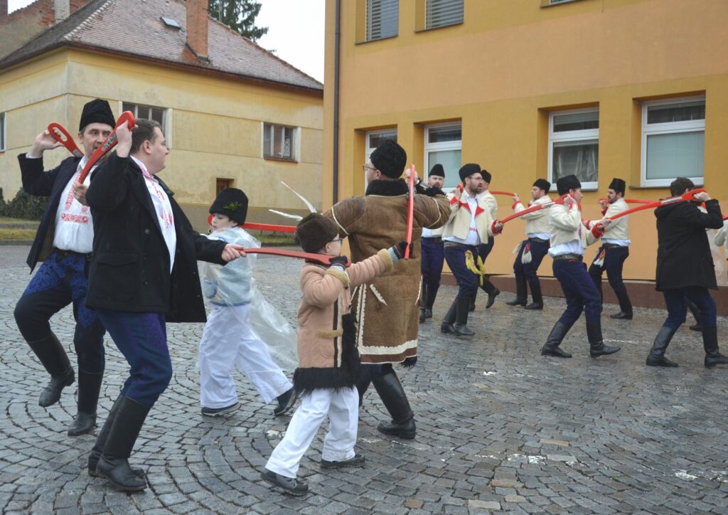 Fašank v Hluku