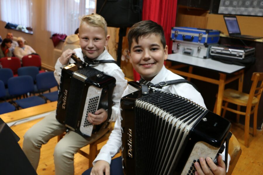 Setkání harmonikářů a heligonkářů ve Strání